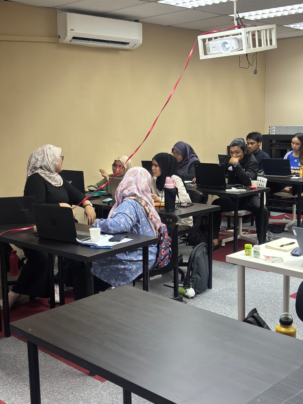 Hands-on cohort learning environment with focused certification students